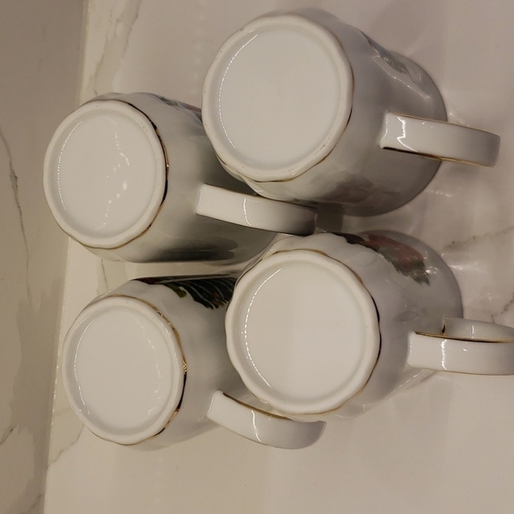 set of 4 Porcelain Christmas mugs gold trim wreath snowman santa clause chr - Picture 9 of 10